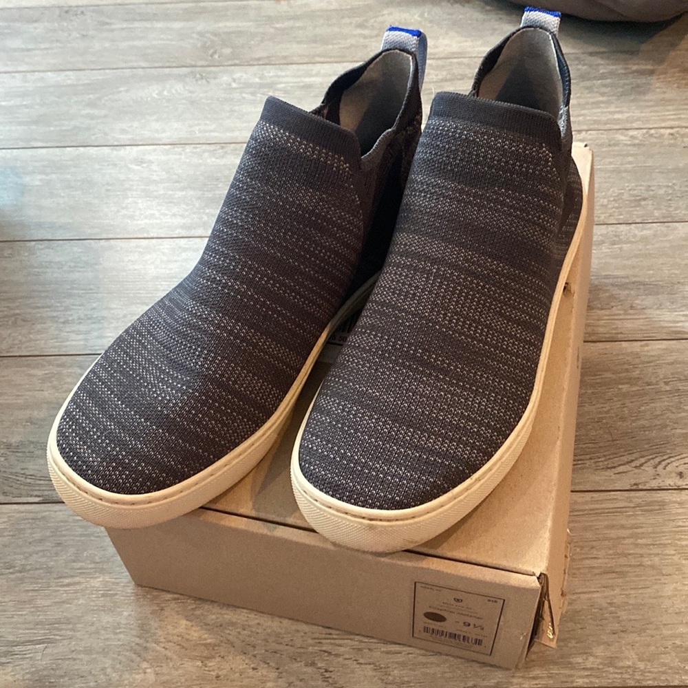 Rothy’s graphite melange Chelsea sneakers. Excellent condition.
